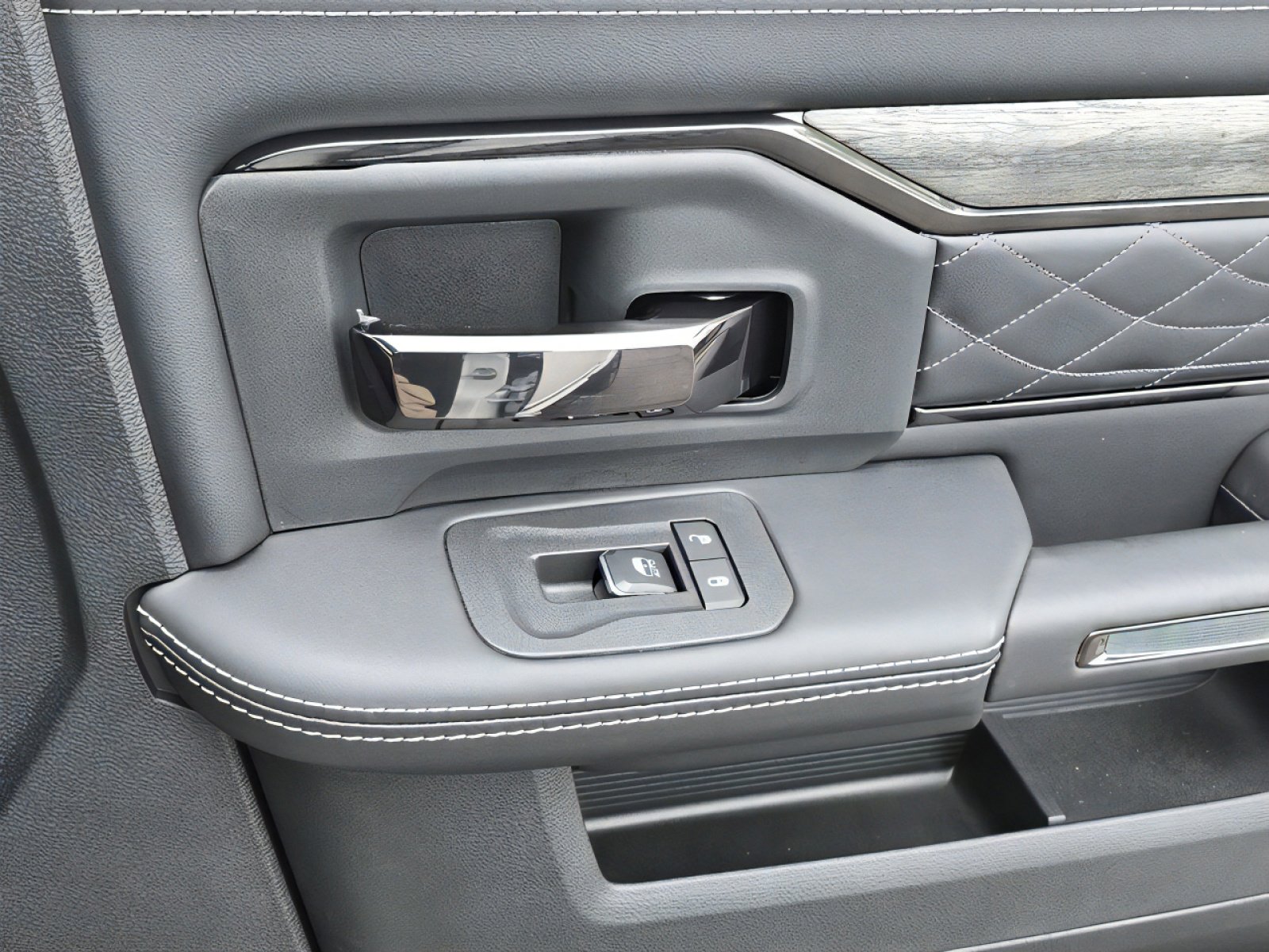 New 2026 RAM 2500 Limited image 17