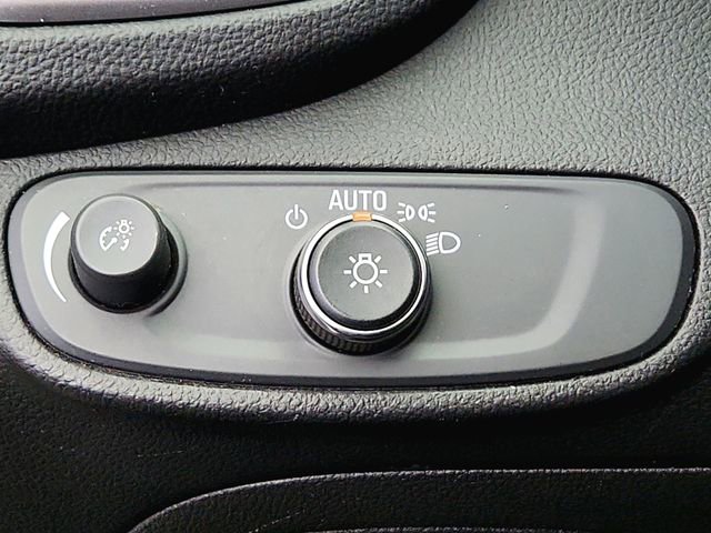 Used 2021 Chevrolet Trax LT image 28