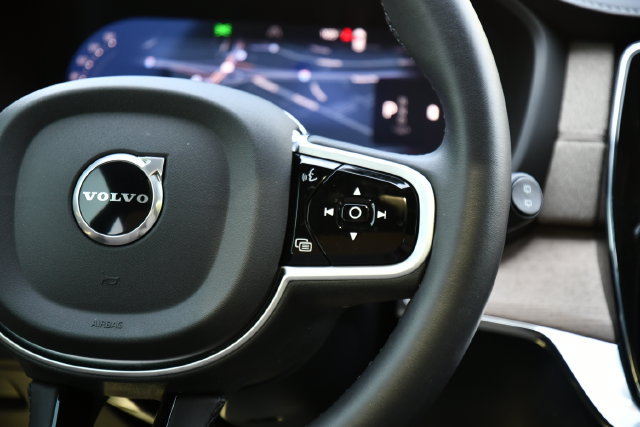 New 2026 Volvo XC90 B6 Plus w/ Protection Package Premier AWD/4WD image 23
