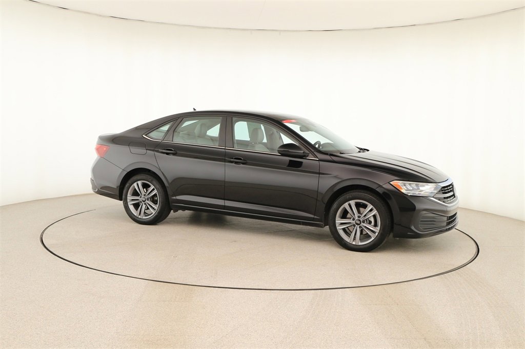 Used 2023 Volkswagen Jetta SE image 9