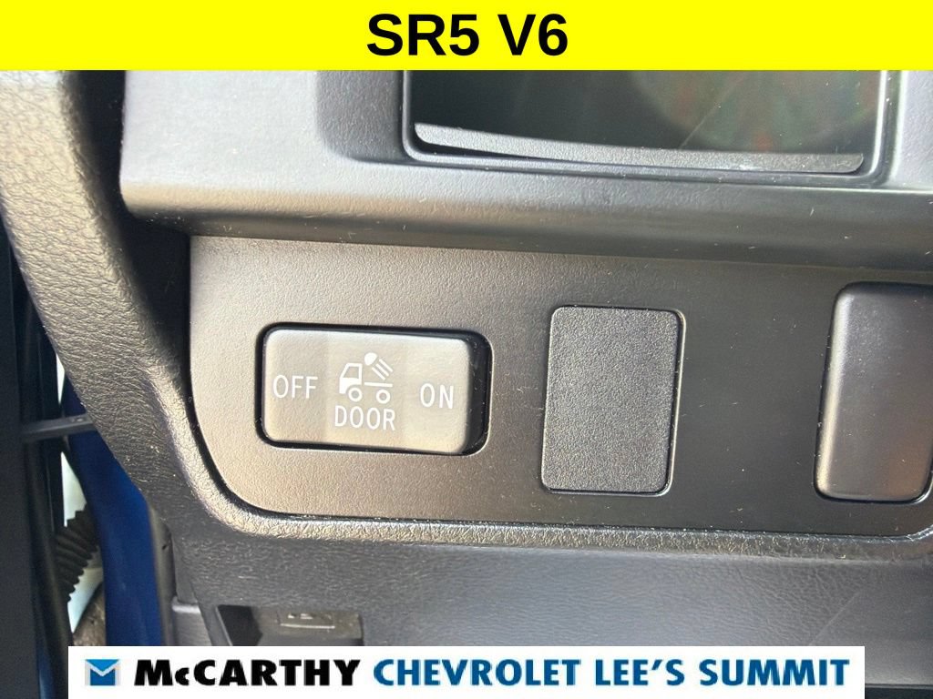 Used 2017 Toyota Tacoma SR5 w/ Tow Package AWD/4WD image 10