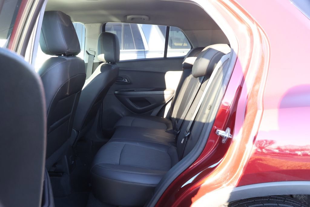 Used 2022 Chevrolet Trax LT w/ LT Convenience Package image 28