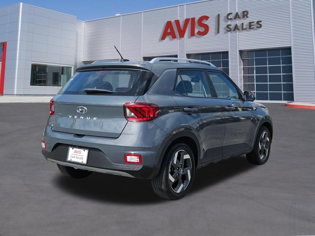 Used 2025 Hyundai Venue SEL FWD image 6