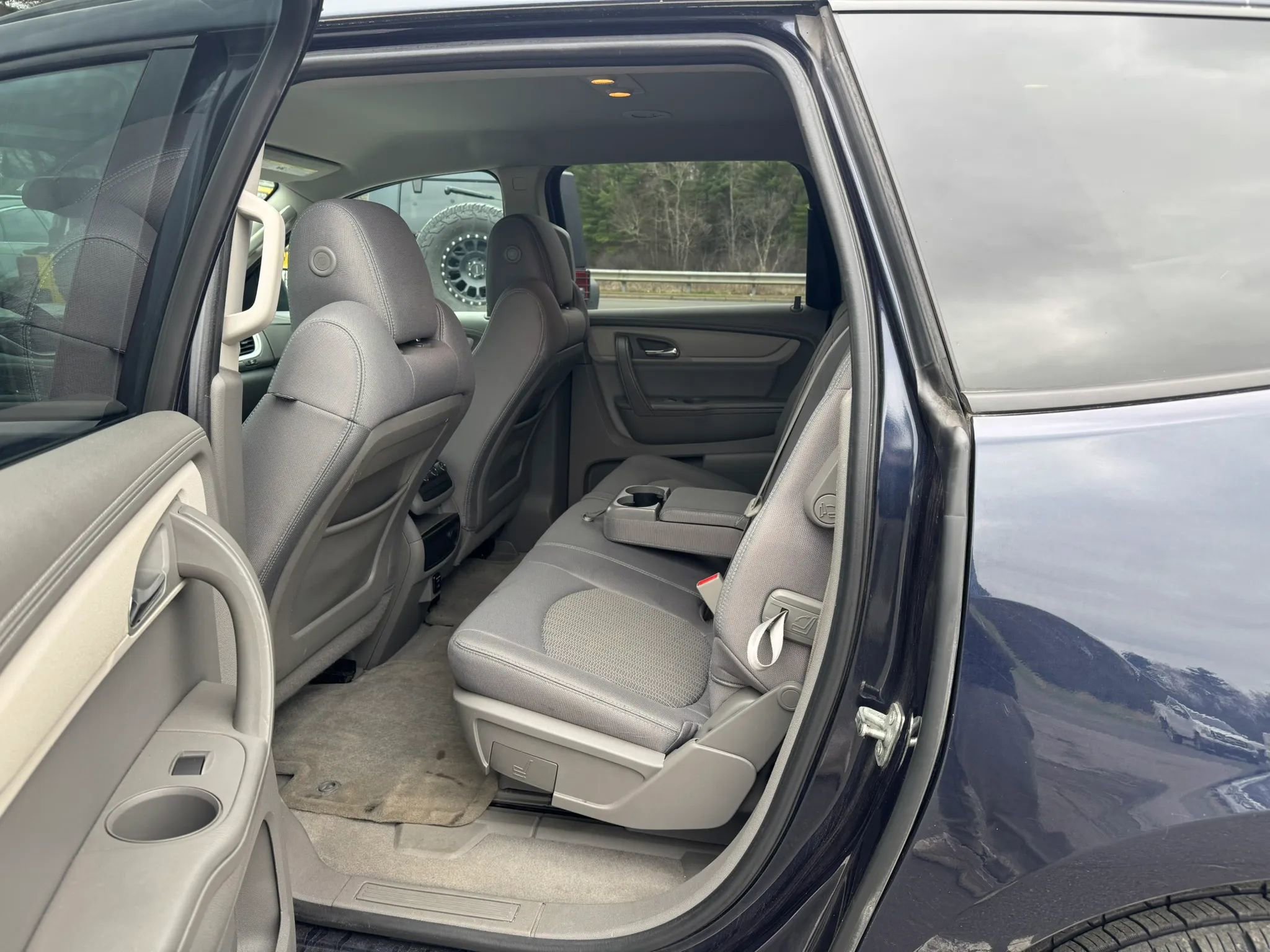 Used 2015 Chevrolet Traverse LS AWD/4WD image 10