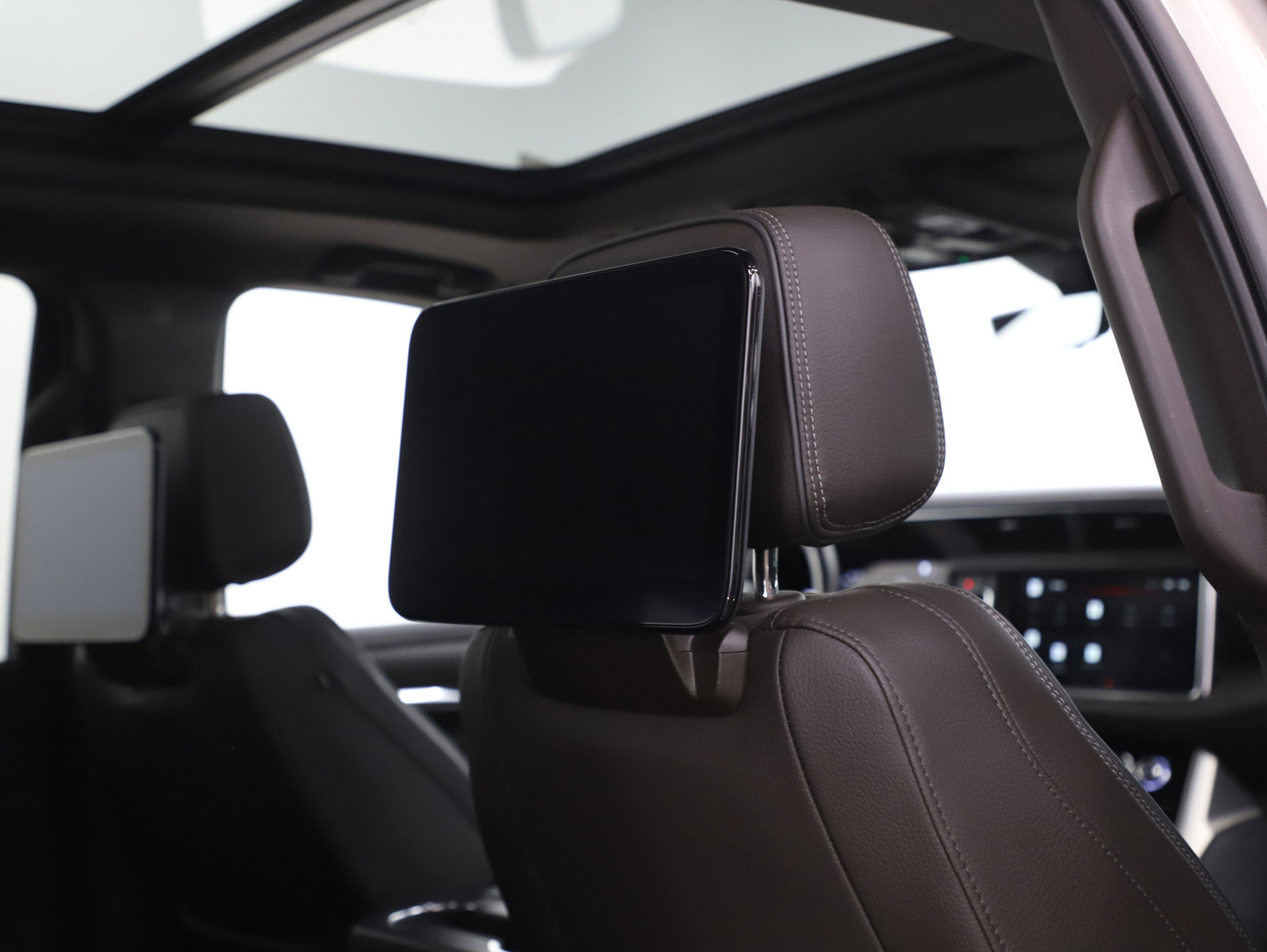 Used 2022 GMC Yukon XL Denali w/ Denali Ultimate Package image 14