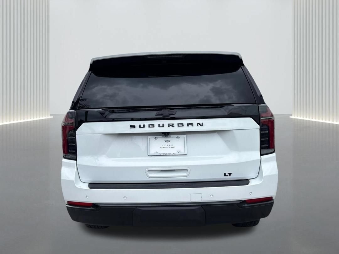 Used 2025 Chevrolet Suburban LT RWD image 6