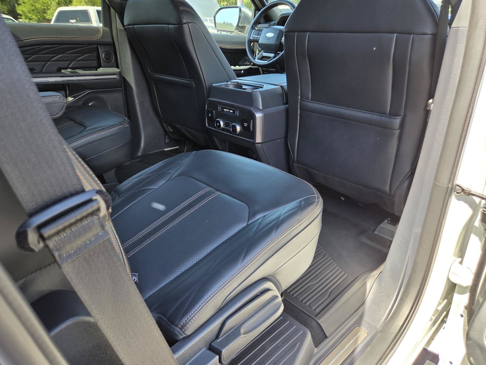 Certified 2024 Ford Expedition Platinum RWD image 19