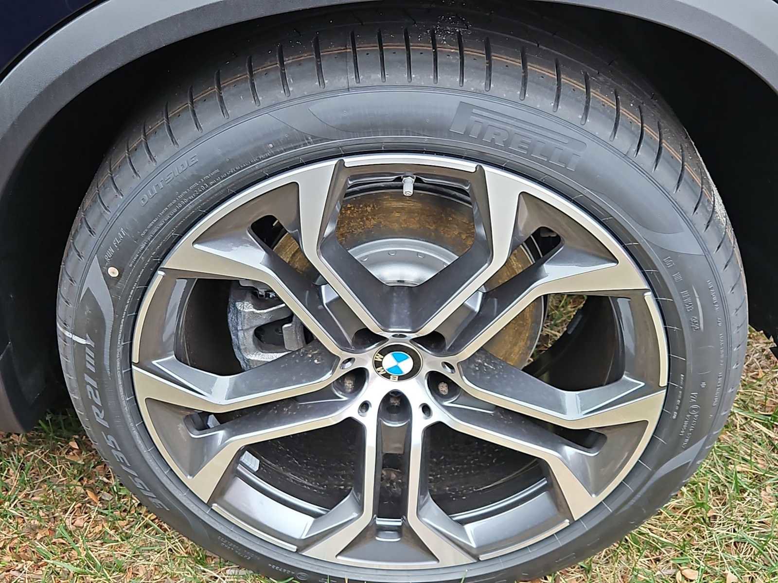 New 2026 BMW X5 xDrive40i w/ Executive Package image 12