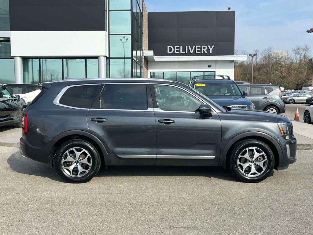 Used 2022 Kia Telluride EX image 28