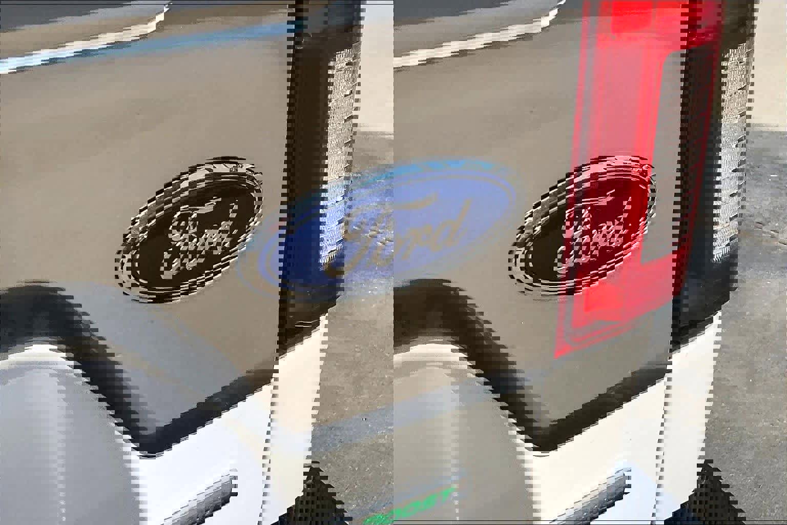 Used 2019 Ford F150 Platinum w/ Equipment Group 701A Luxury image 10