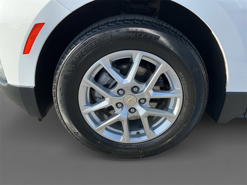 Used 2022 Chevrolet Equinox LT w/ Driver Convenience Package image 14