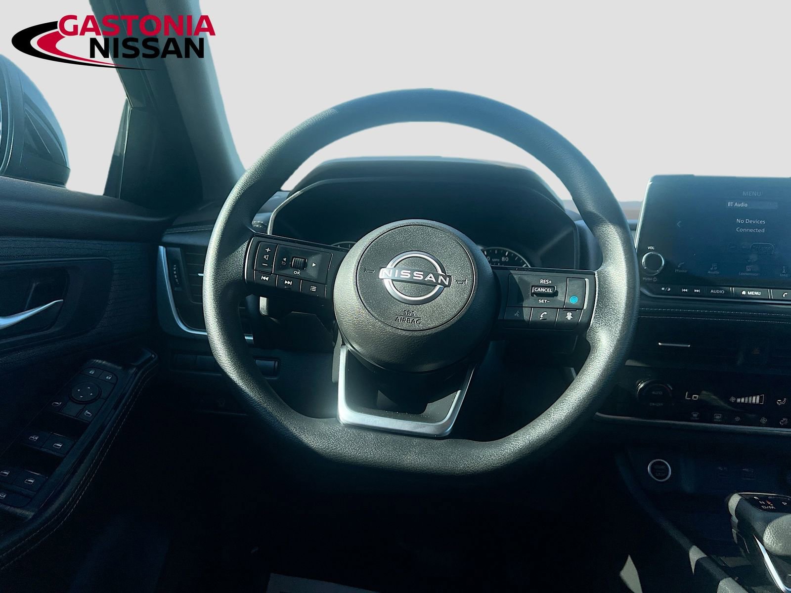 Used 2023 Nissan Rogue SV image 29