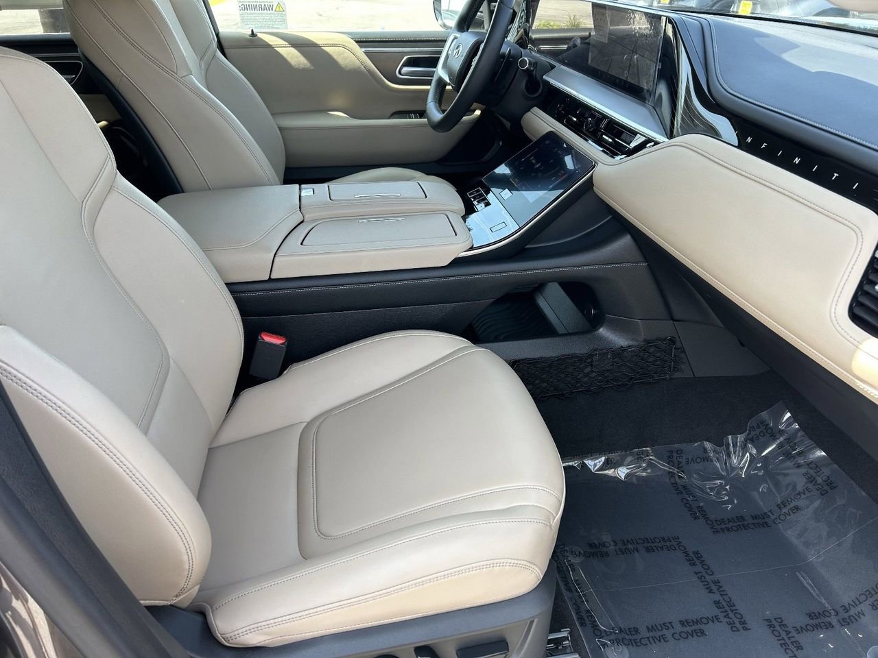Certified 2025 INFINITI QX80 Pure w/ Cargo Package image 10