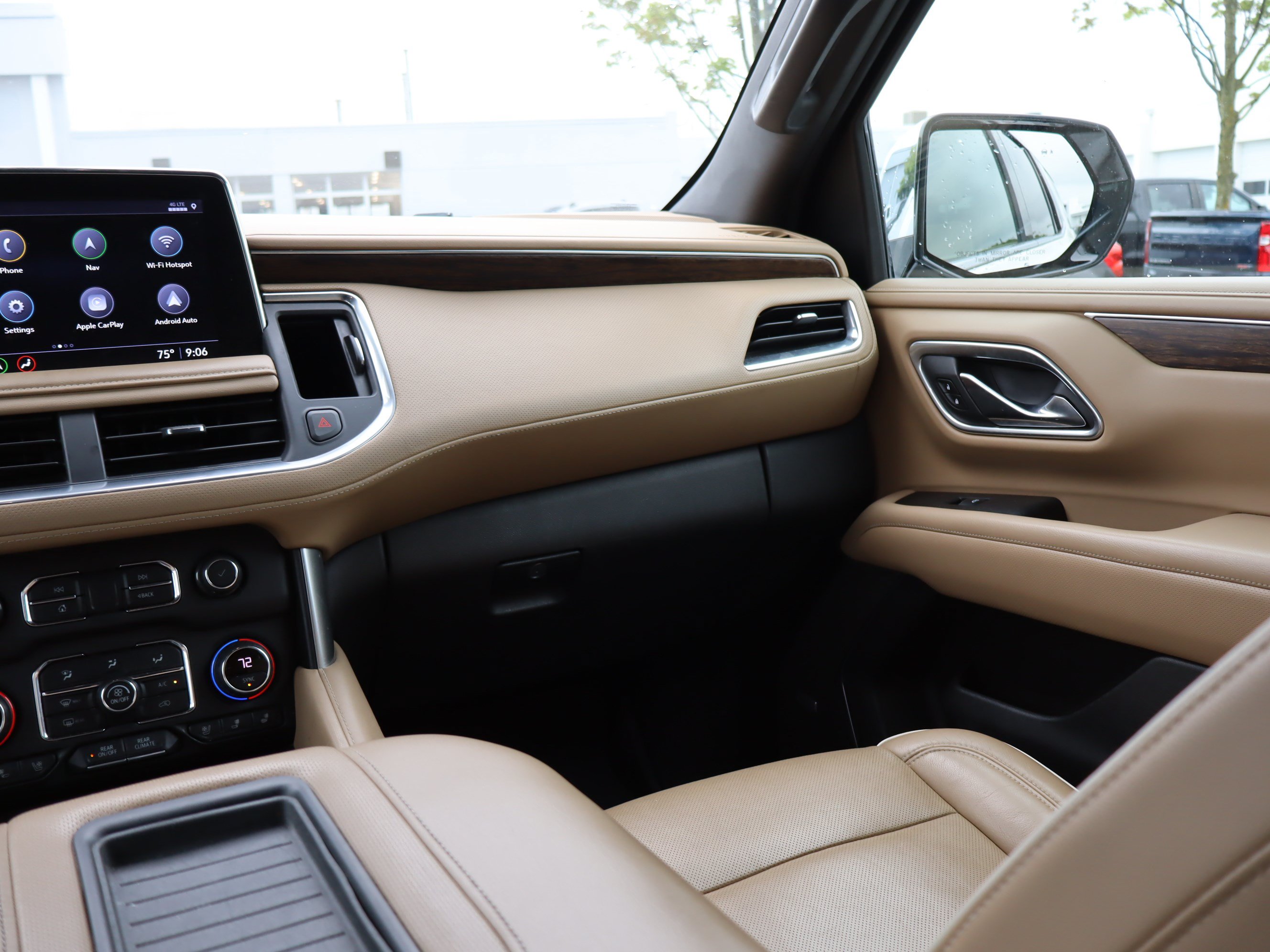 Used 2021 Chevrolet Tahoe Premier w/ Premium Package RWD image 15