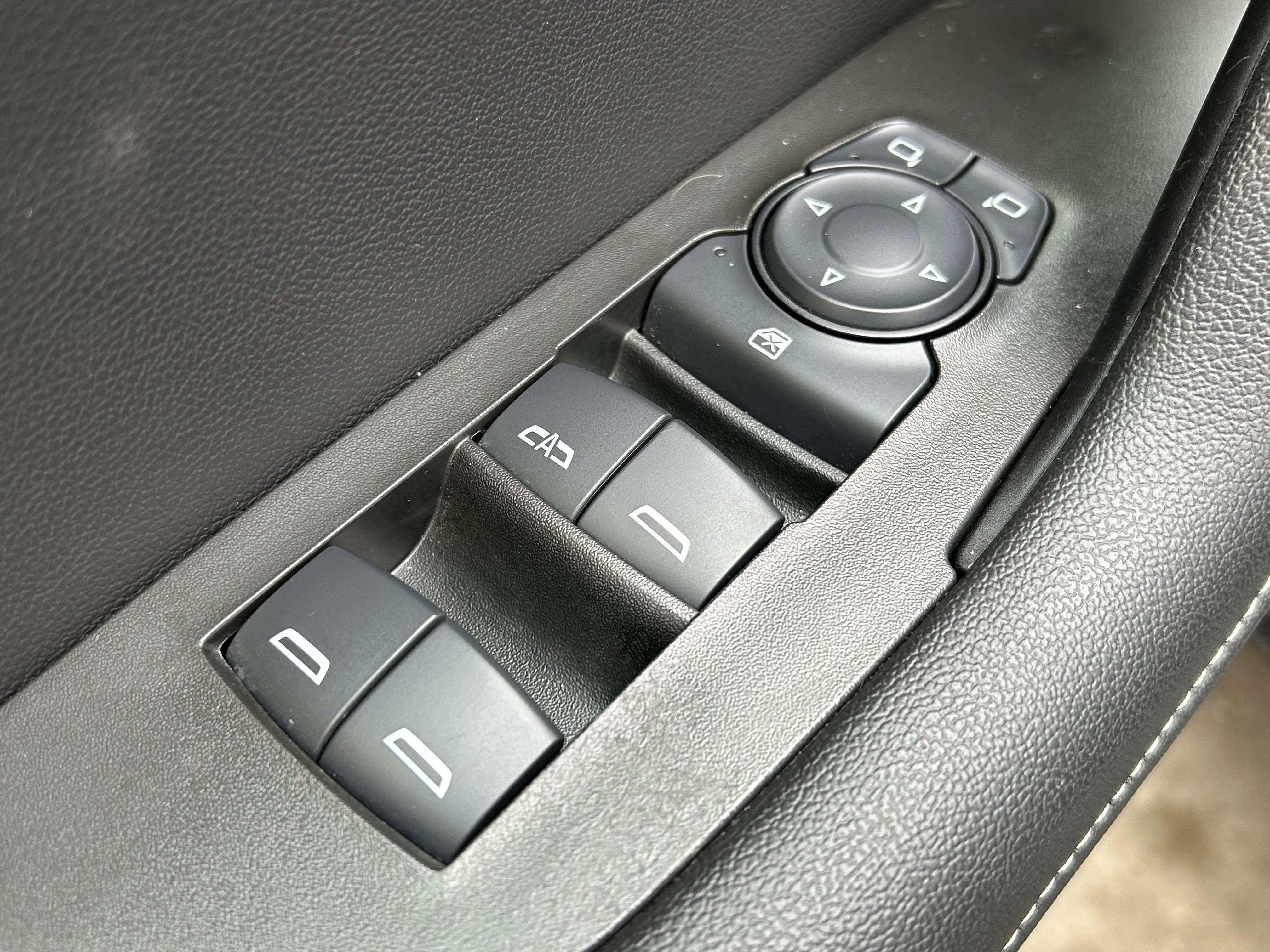 Used 2025 Chevrolet Blazer LT image 15