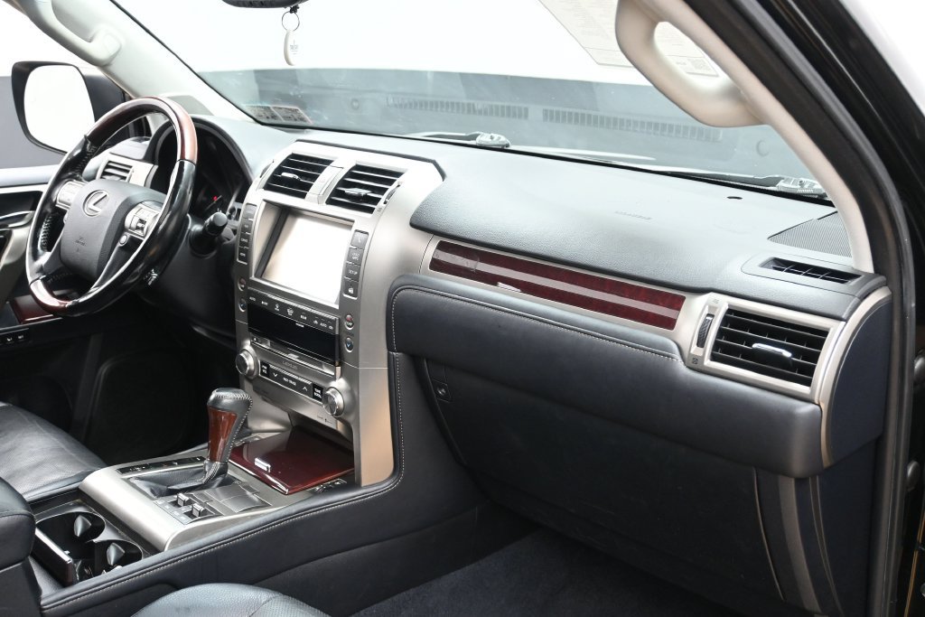 Used 2017 Lexus GX 460 Premium w/ Premium Package AWD/4WD image 28