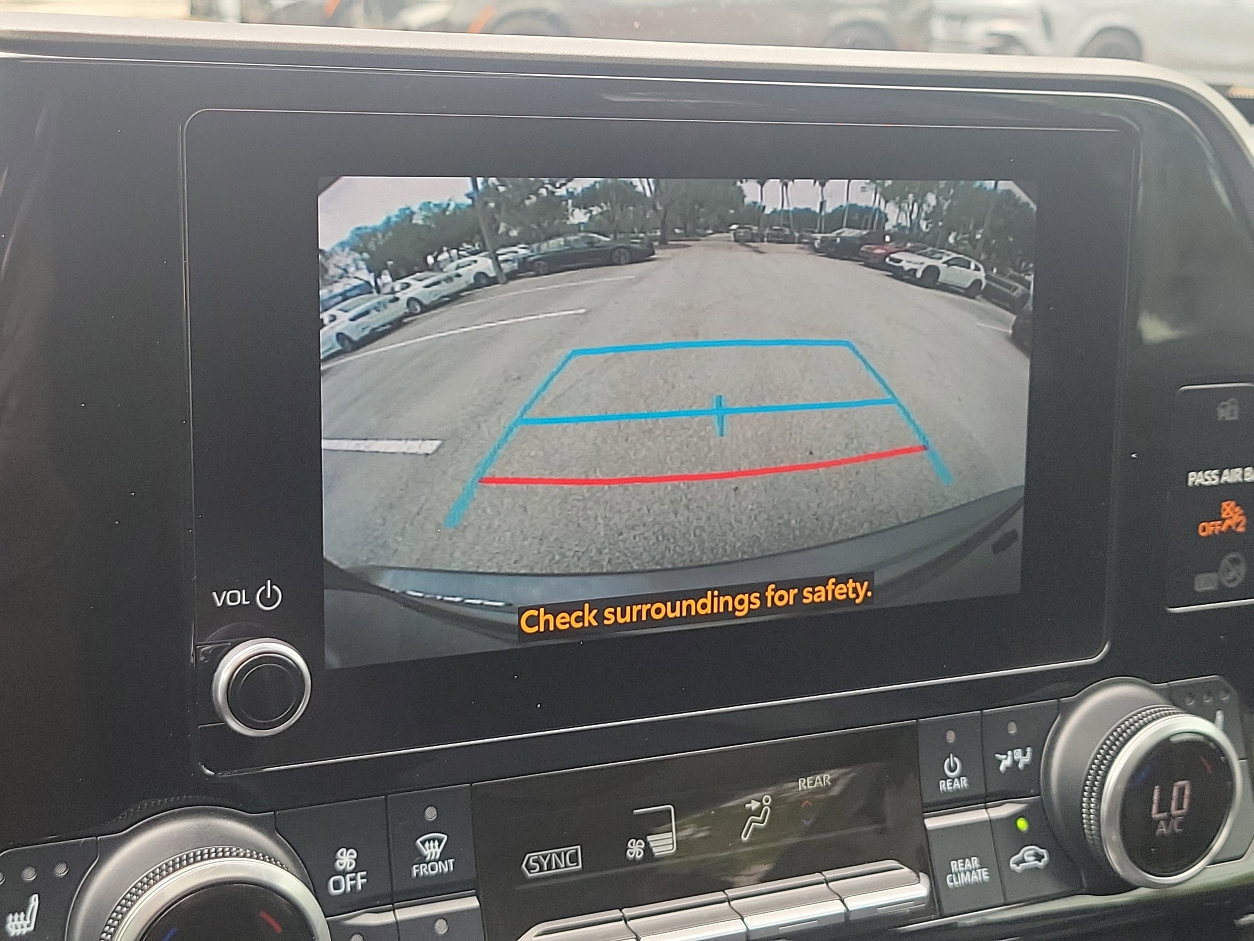 Used 2023 Toyota Highlander XLE FWD image 30