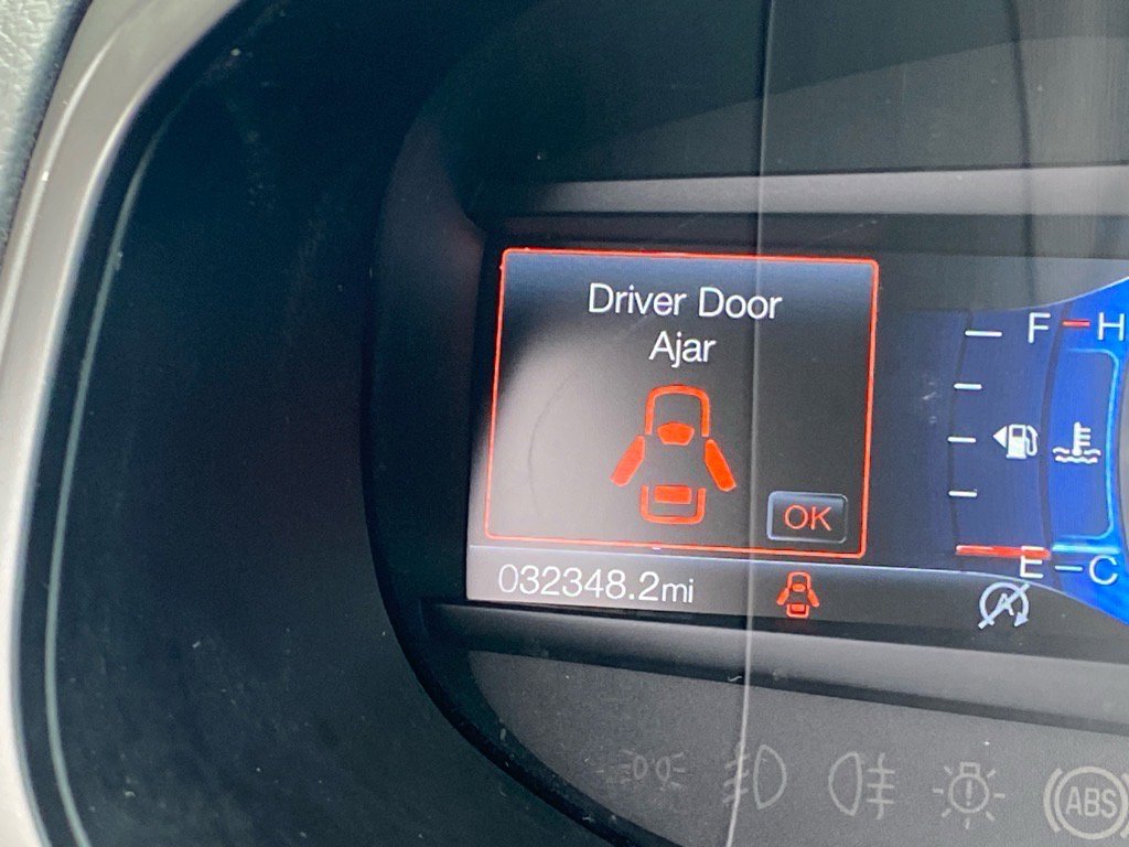 Used 2022 Ford Edge Titanium w/ Class II Trailer Tow Package image 19