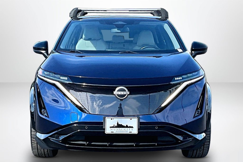 Used 2023 Nissan Ariya AWD image 2