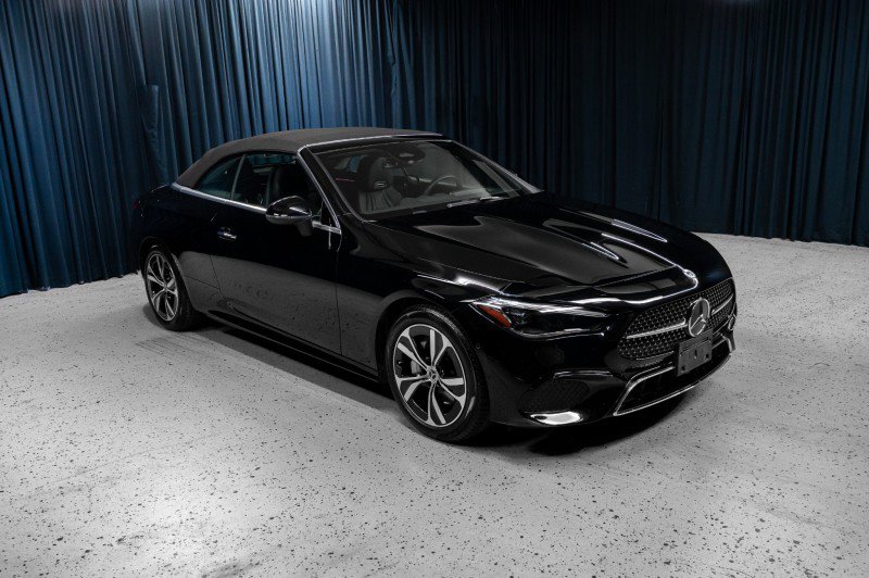 Used 2025 Mercedes-Benz CLE 300 4MATIC Cabriolet image 5