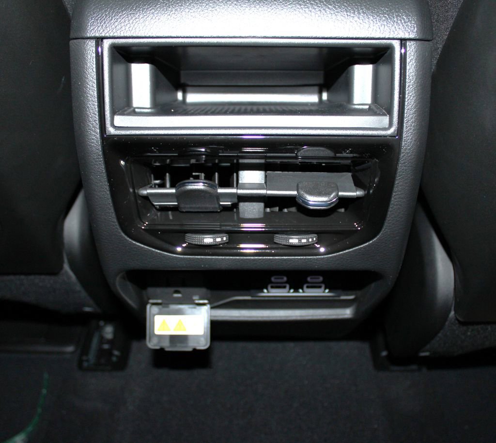 New 2025 Jeep Grand Cherokee Laredo X w/ Luxury Tech Group I image 33