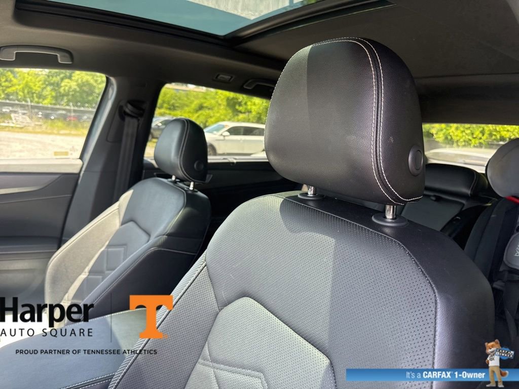 Used 2024 Volkswagen Atlas Cross Sport SE w/ Panoramic Sunroof Package FWD image 11