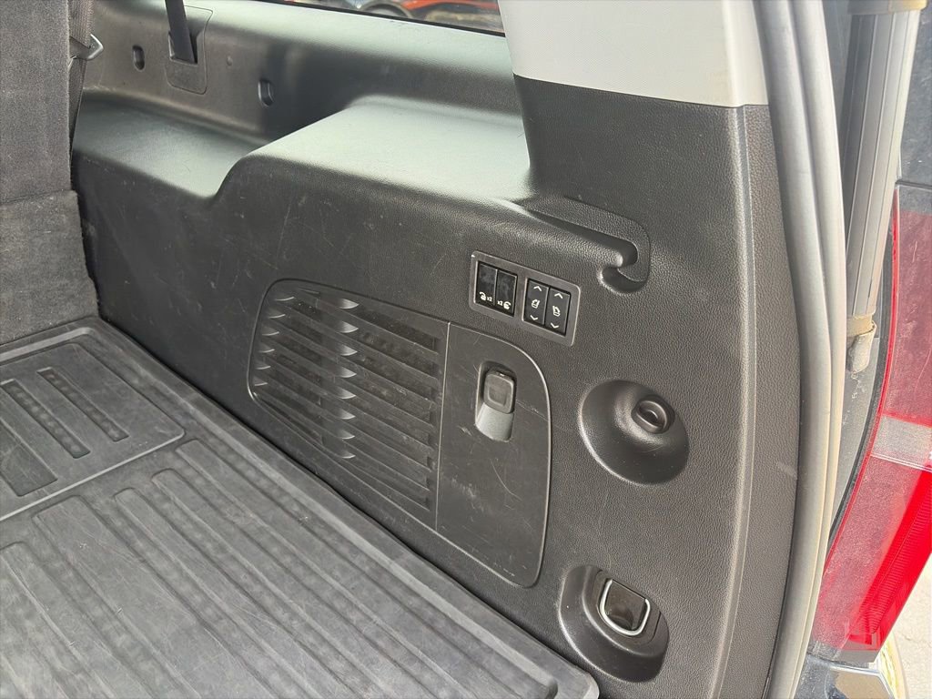 Used 2020 Chevrolet Suburban Premier image 12