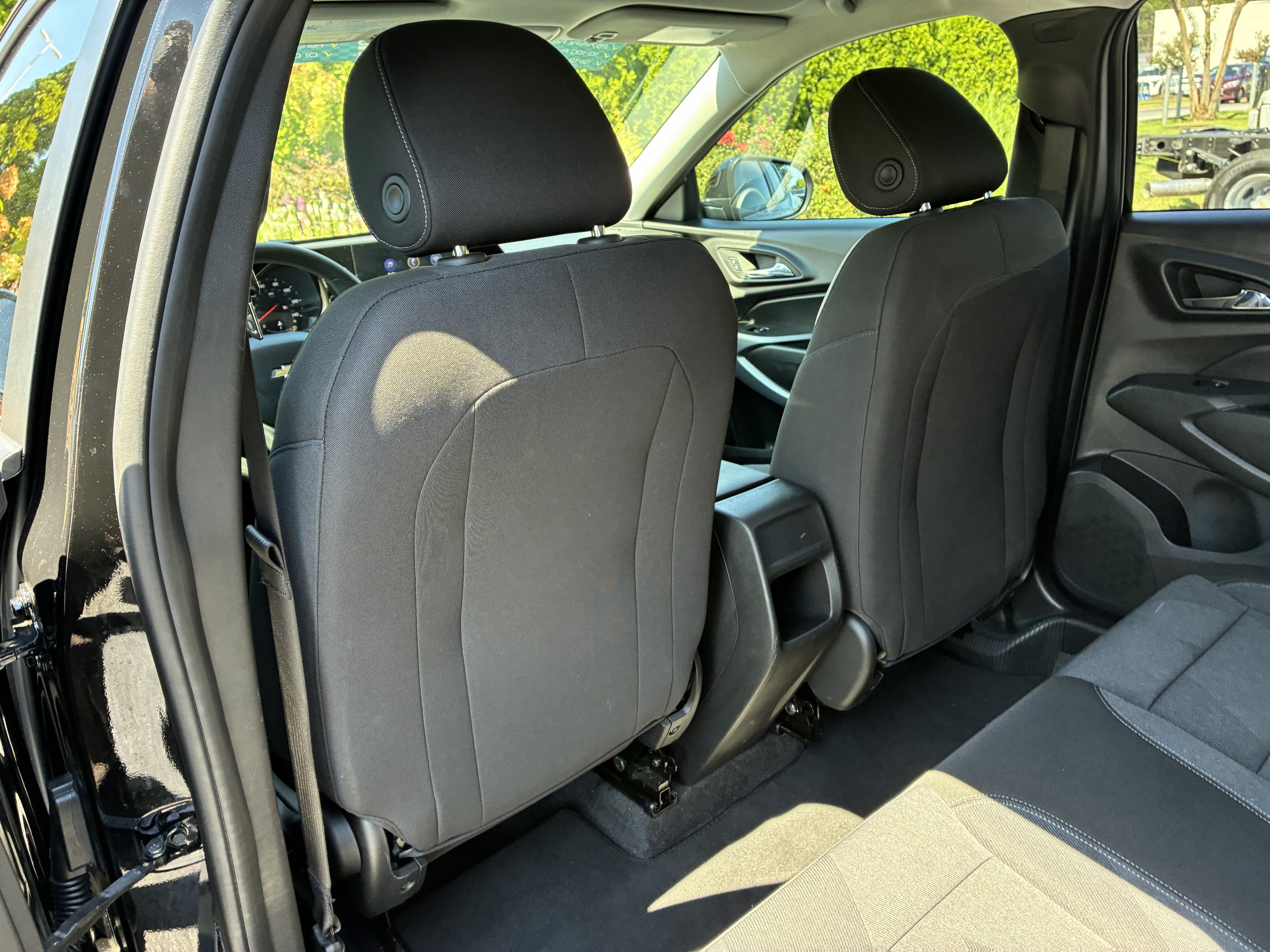 Used 2025 Chevrolet Trax LS w/ LS Convenience Package FWD image 14