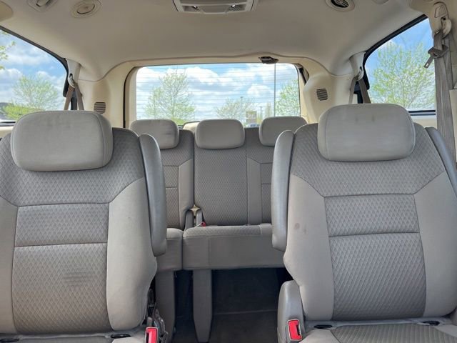 Used 2009 Chrysler Town & Country Touring image 23