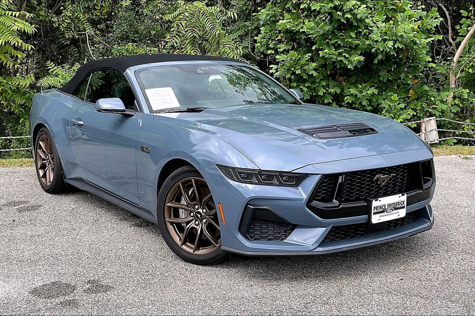 Used 2025 Ford Mustang GT Premium RWD image 36