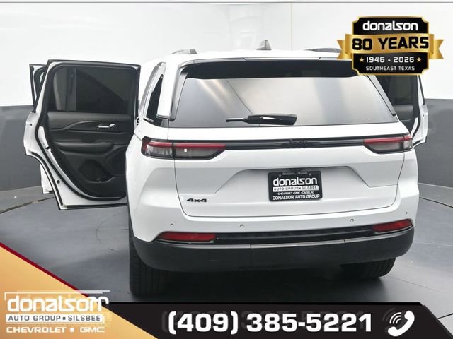 Used 2023 Jeep Grand Cherokee Altitude image 24