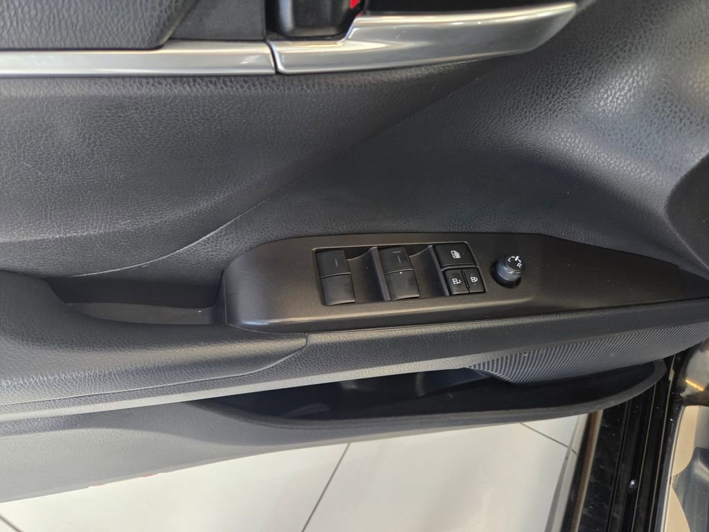 Used 2023 Toyota Camry SE FWD image 13