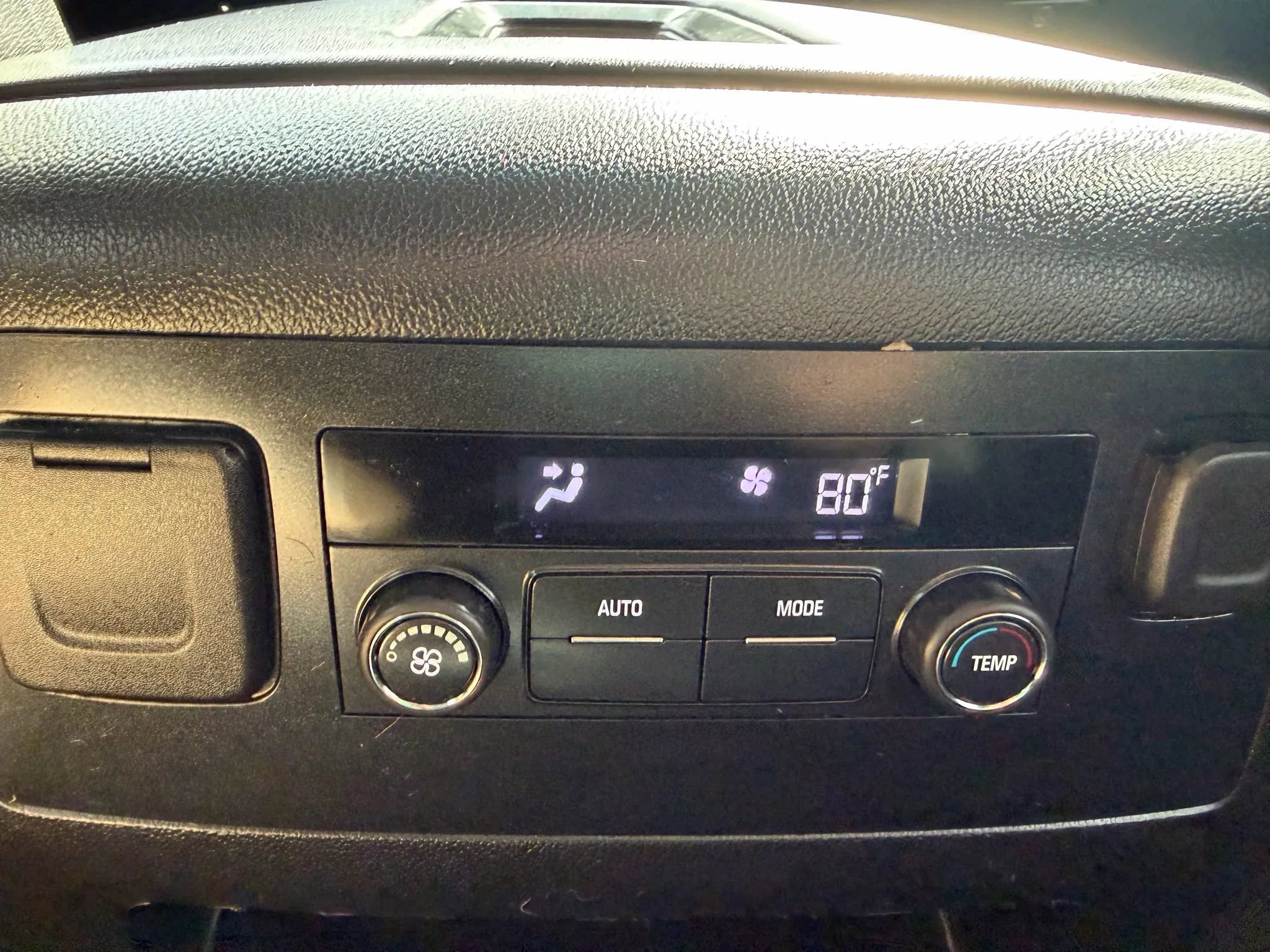 Used 2019 Chevrolet Suburban LT AWD/4WD image 15