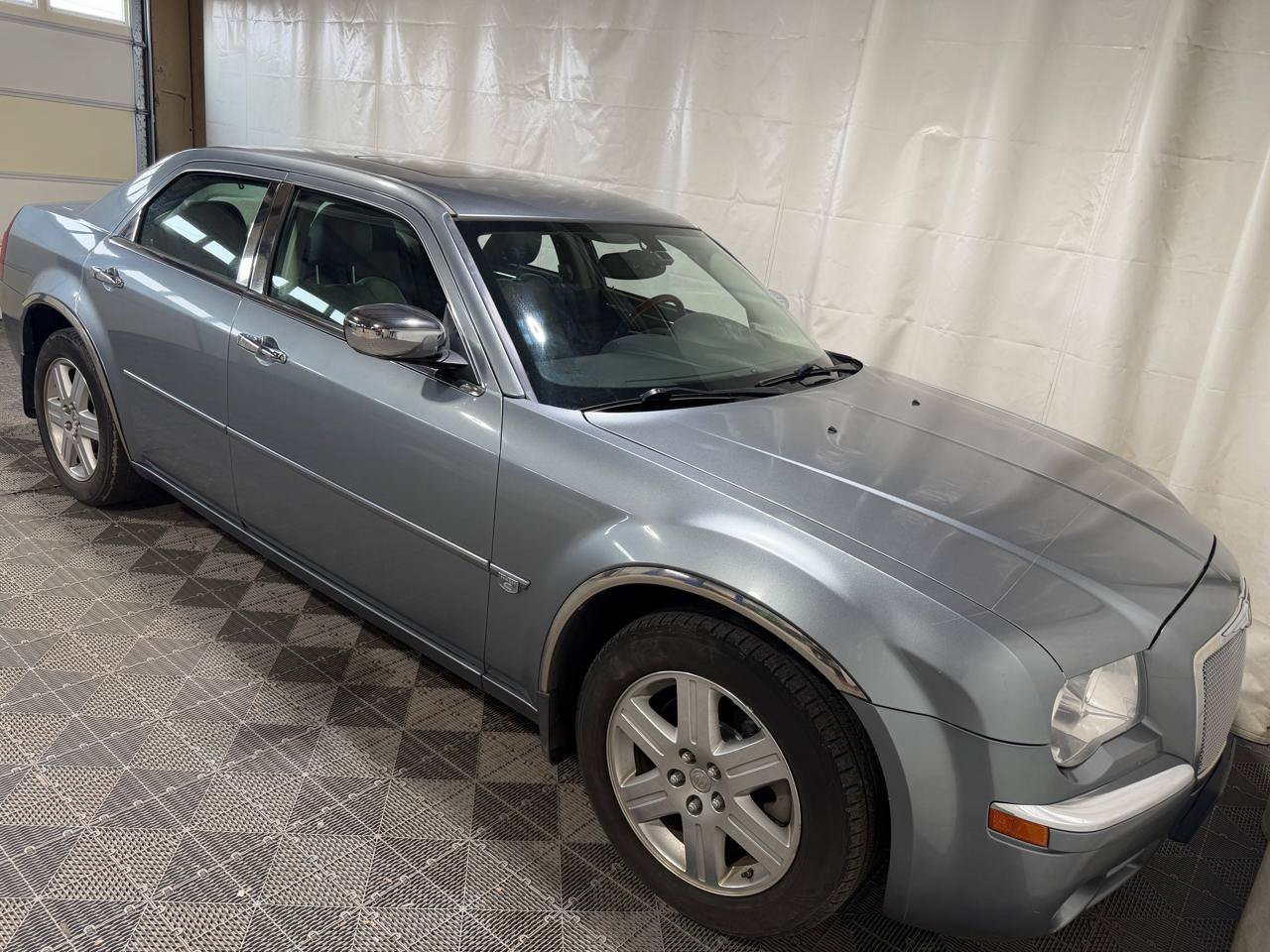 Used 2006 Chrysler 300 C w/ Navigation & Sound Group II AWD/4WD image 10