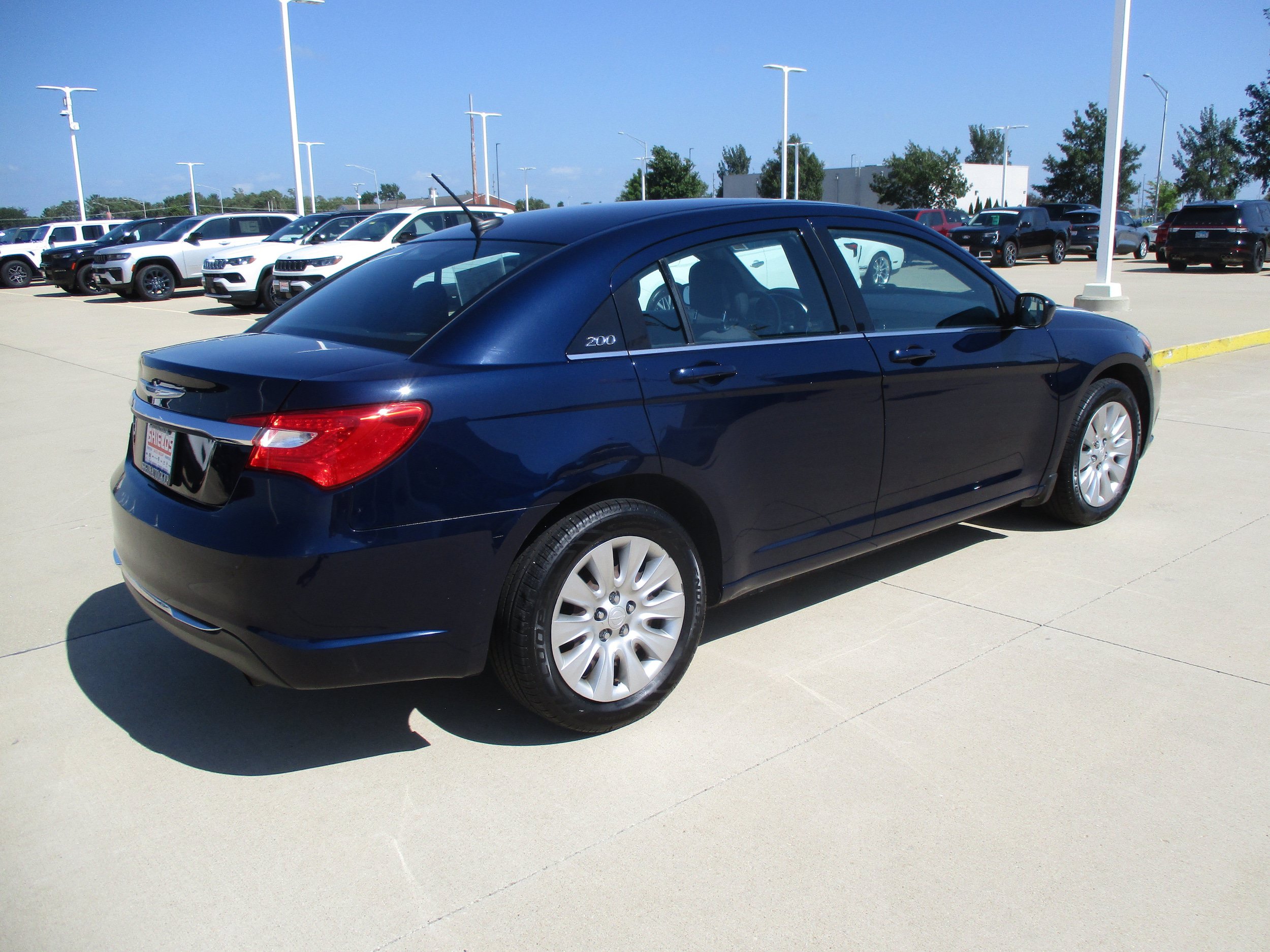 Used 2014 Chrysler 200 LX FWD image 5