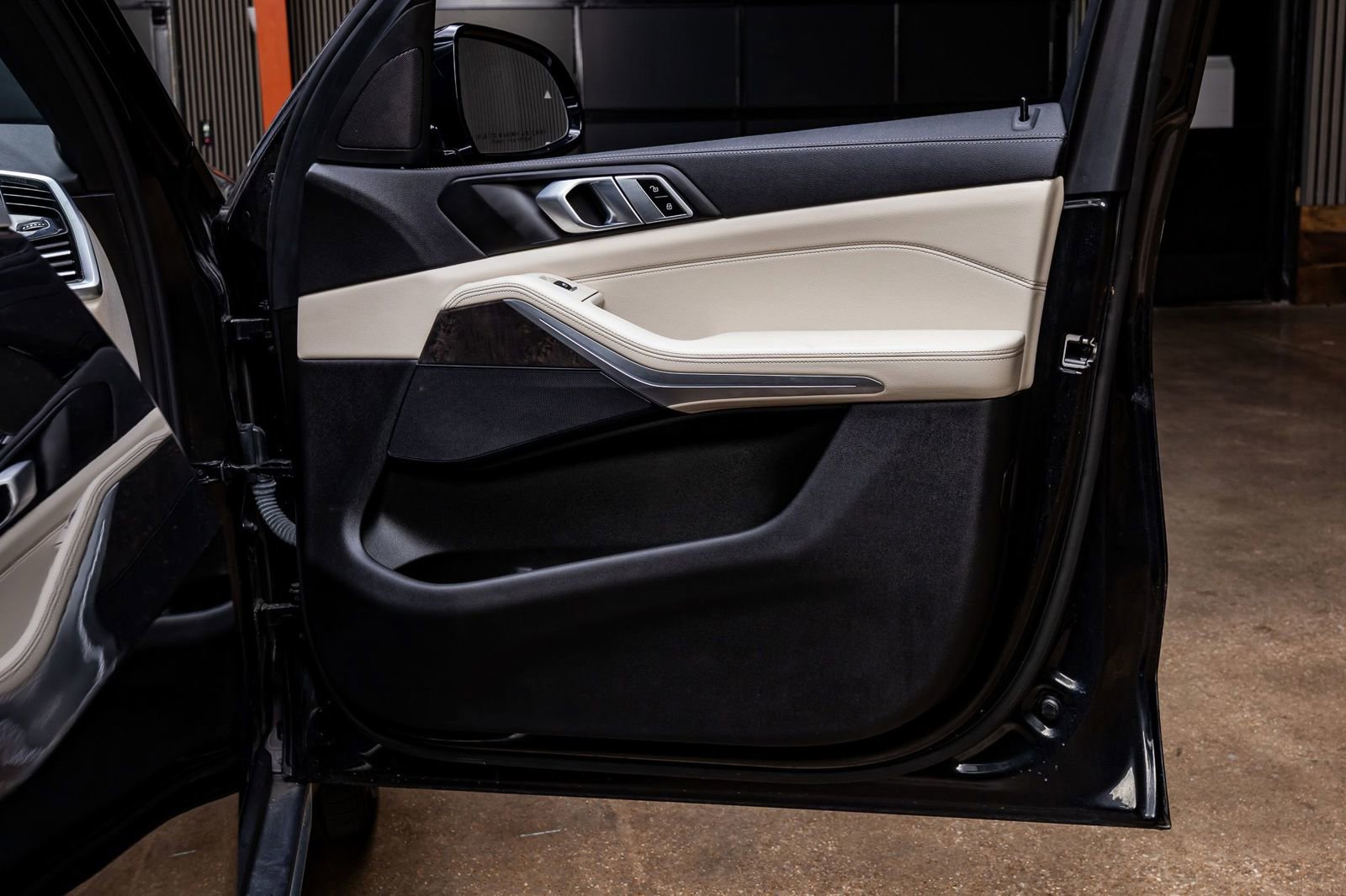 Used 2022 BMW X5 xDrive40i w/ Executive Package image 31