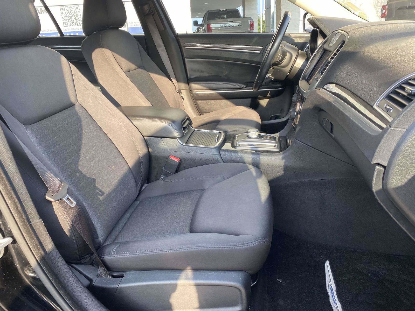 Used 2021 Chrysler 300 Touring w/ Sport Appearance Package RWD image 13