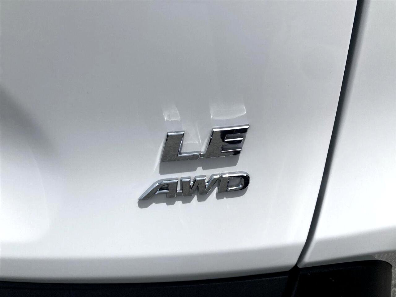 Used 2024 Toyota RAV4 LE image 29