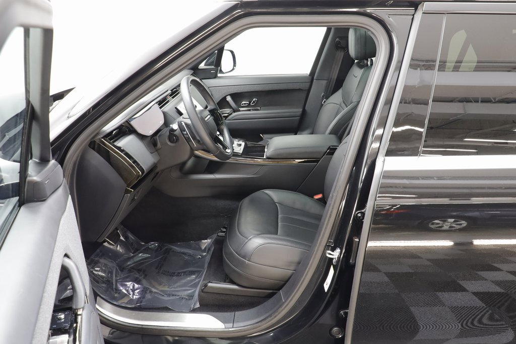 Used 2023 Land Rover Range Rover Sport SE Dynamic image 6