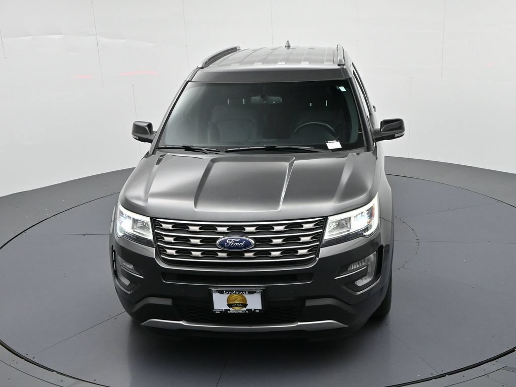 Used 2017 Ford Explorer XLT w/ Equipment Group 202A FWD image 17