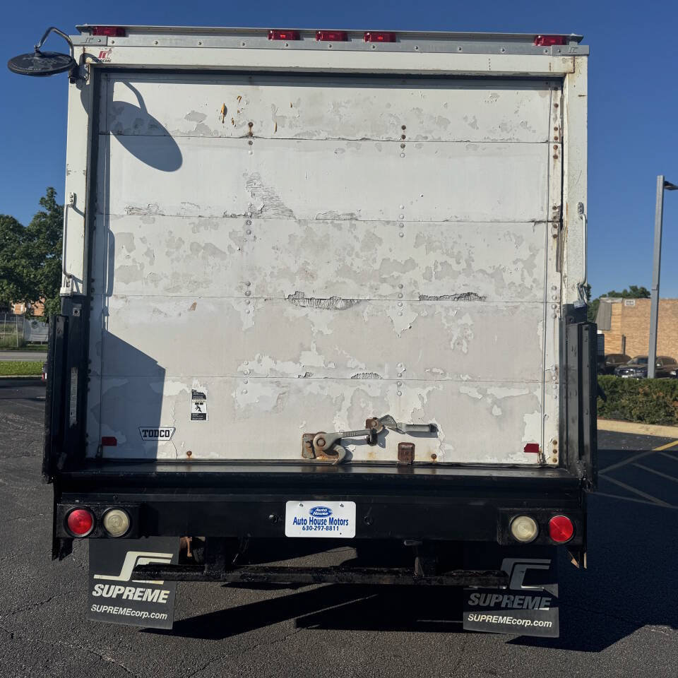 Used 2010 Chevrolet Express 3500 RWD image 4