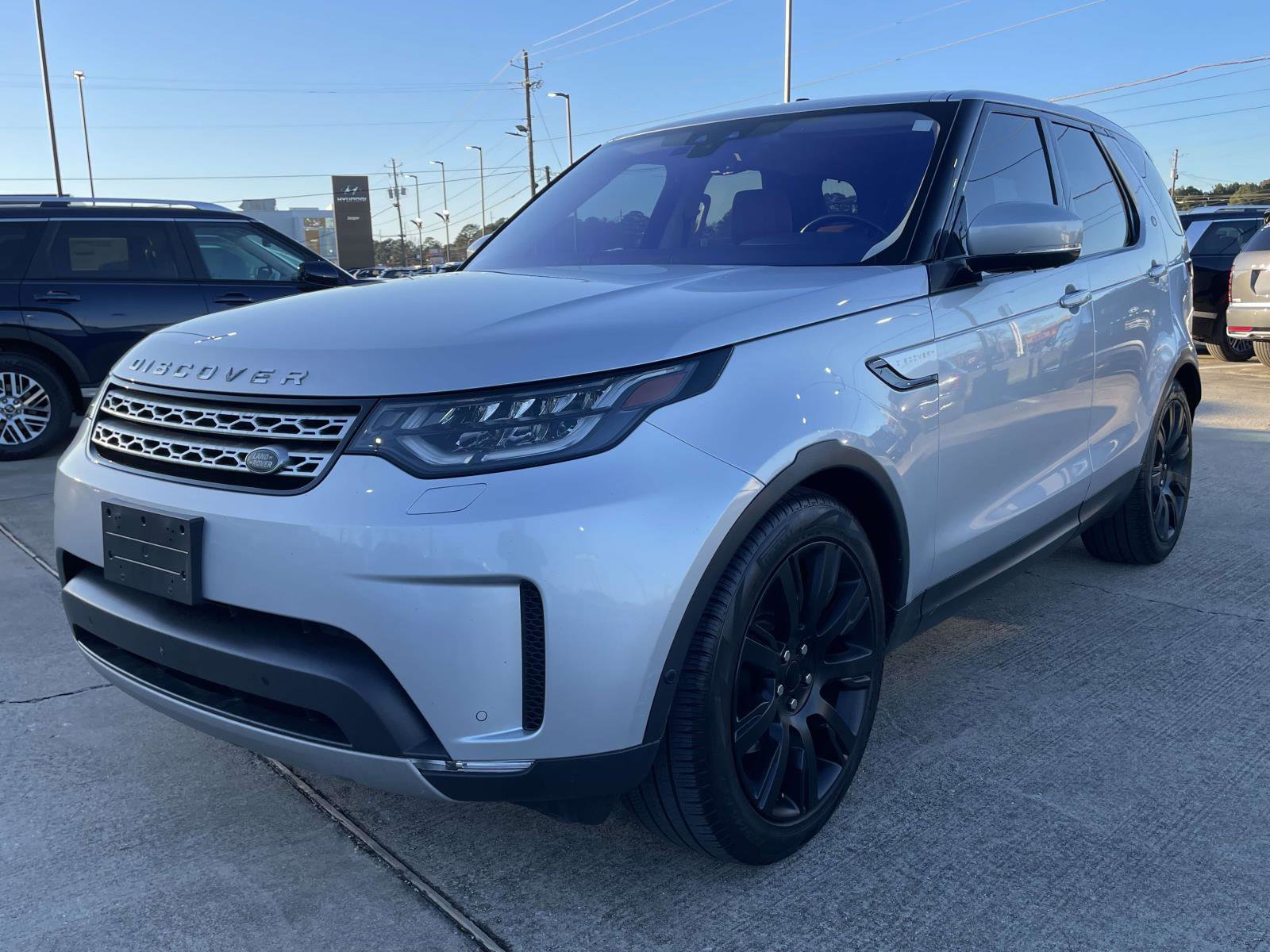 Used 2017 Land Rover Discovery HSE Luxury image 5