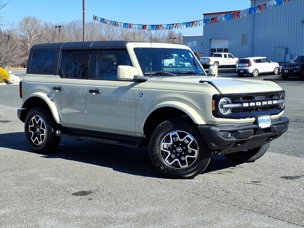 New 2026 Ford Bronco Outer Banks image 2