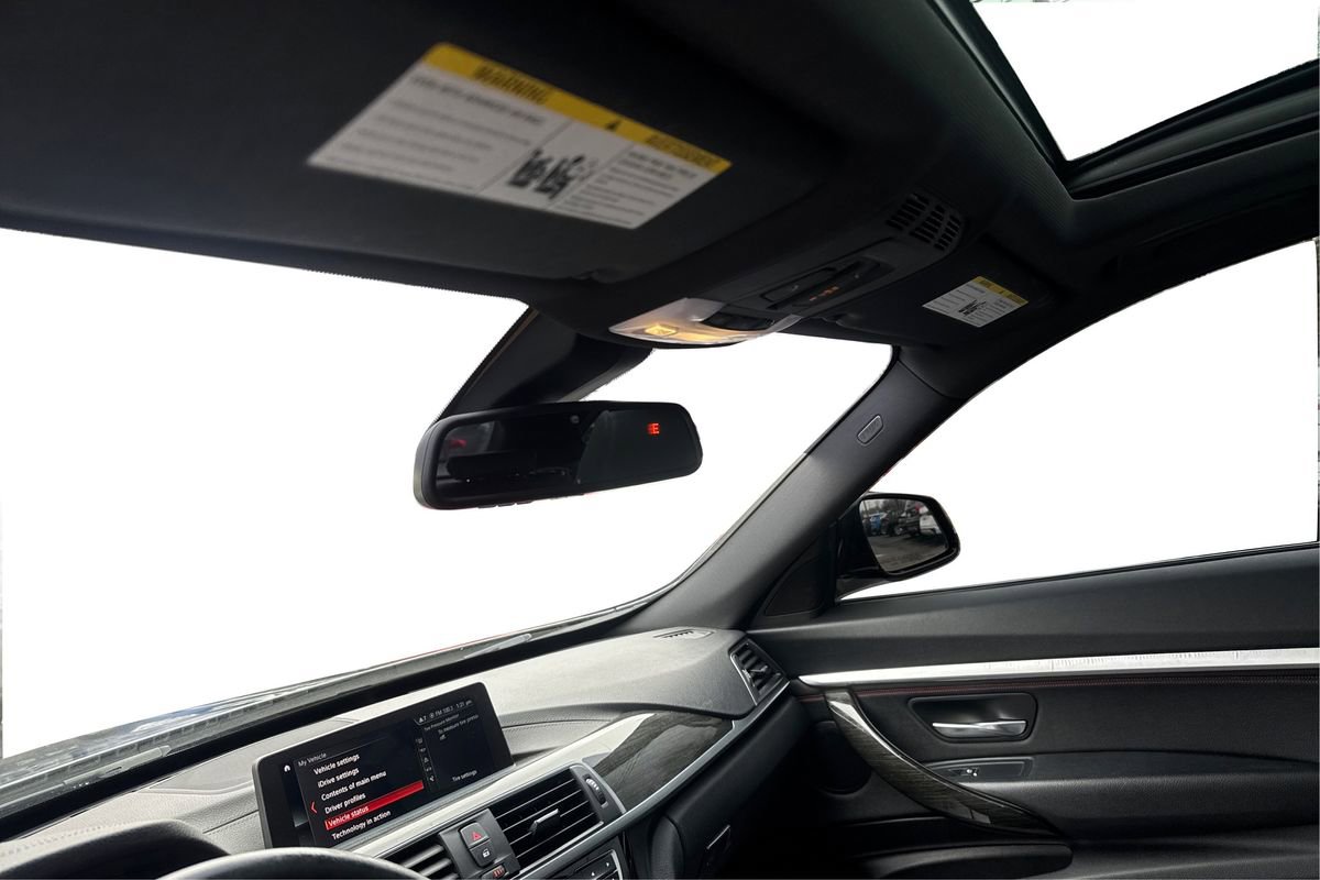 Used 2018 BMW 330i Gran Turismo xDrive image 16