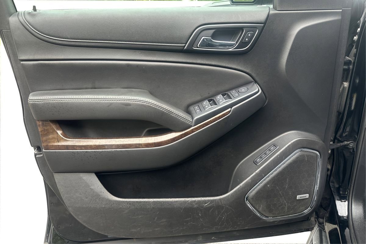 Used 2018 Chevrolet Suburban LT image 19