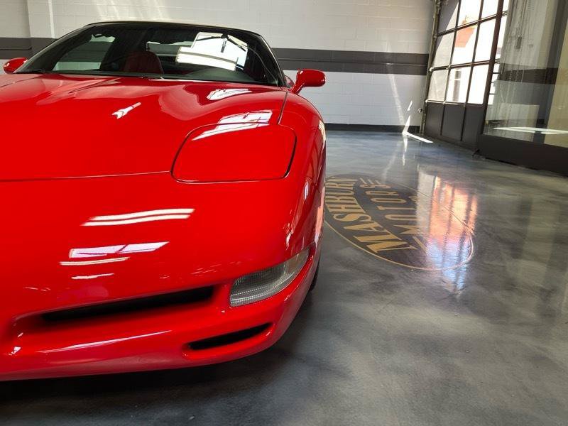 Used 2001 Chevrolet Corvette Convertible RWD image 4