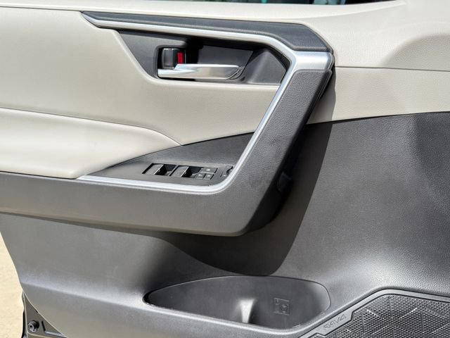 Used 2025 Toyota RAV4 XLE Premium image 22