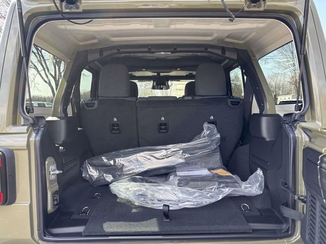 New 2026 Jeep Wrangler Unlimited Rubicon w/ Xtreme 35 Tire Package image 29