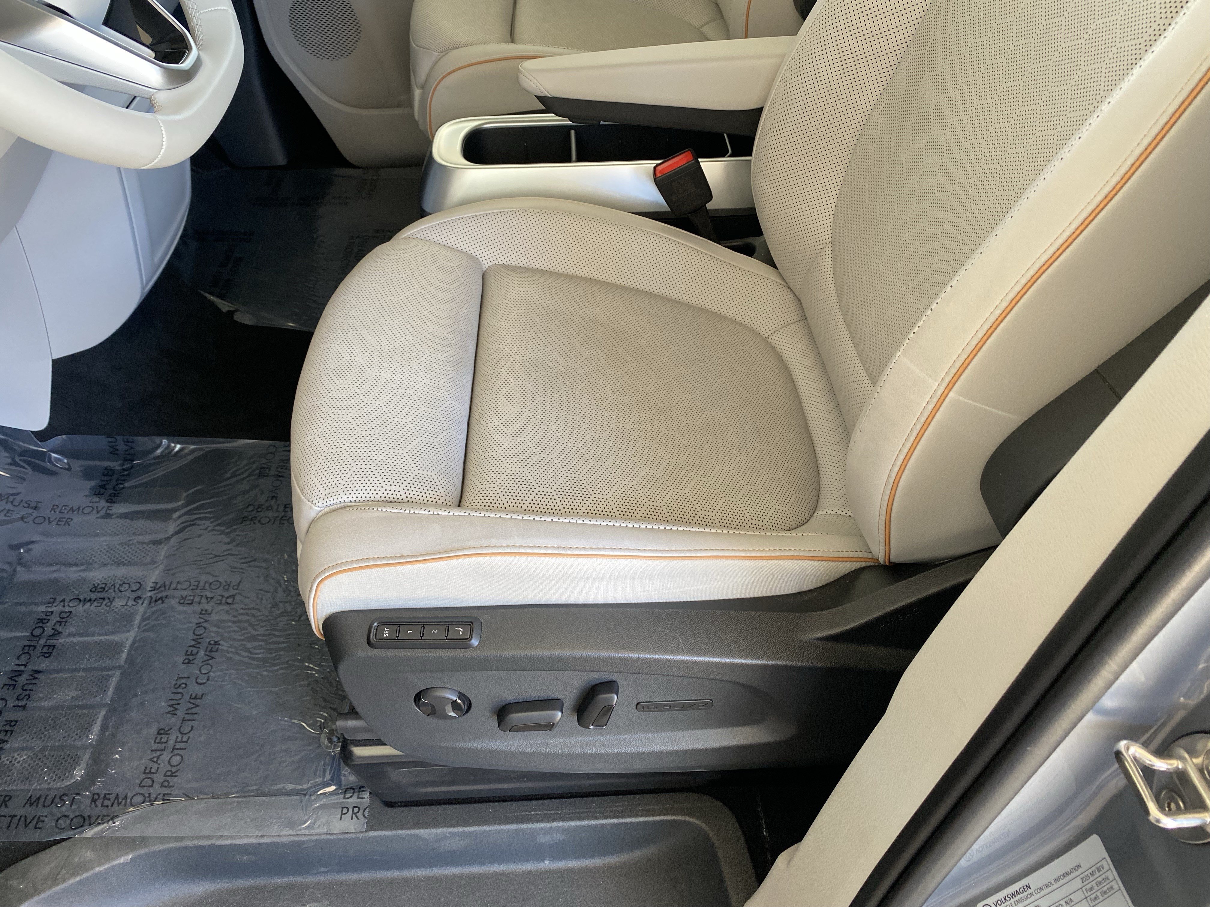Certified 2025 Volkswagen ID. Buzz 1st Edition RWD image 13