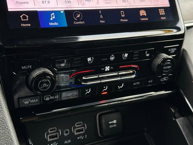 Used 2023 Jeep Grand Cherokee L Limited w/ Luxury Tech Group II image 13